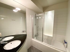 Apartment | Badezimmer