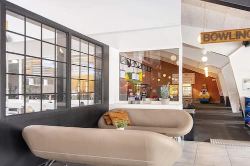 House | Lobby