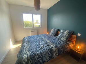 3 bedrooms, iron/ironing board, free WiFi, bed sheets