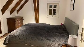 4 bedrooms, individually furnished