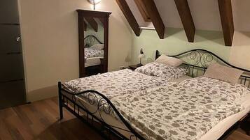 Apartment | 4 bedrooms, individually furnished