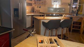 Apartment | Eigene Küche | Ofen, Wasserkocher, Toaster