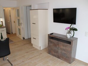 Apartment | Dapur peribadi | Ketuhar, cerek elektrik, pembakar roti