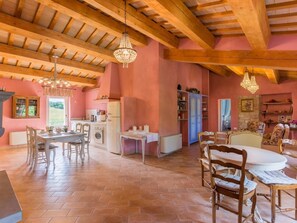 Villa | Living room - Belvilla by OYO Villa Cucco (Fossombrone)