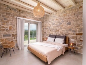 2 bedrooms, individually furnished, iron/ironing board - Yasemi Comfortable Holiday Residence (Faistos)