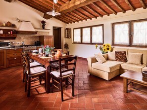 Dining - Farmhouse in Chianti With Pool and Garden (Cavriglia)