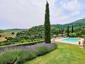 Exterior - Farmhouse in Chianti With Pool and Garden (Cavriglia)