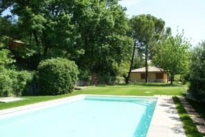 Bungalow | Pool | Outdoor pool - Bungalow in Garda Near Lake & Pool (Garda)
