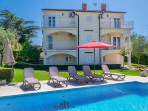 Outdoor pool - Villa Regenboog (Porec)