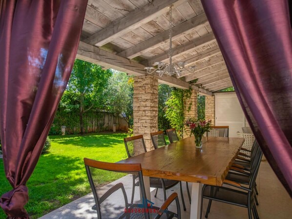 Dining - Villa Regenboog (Porec)