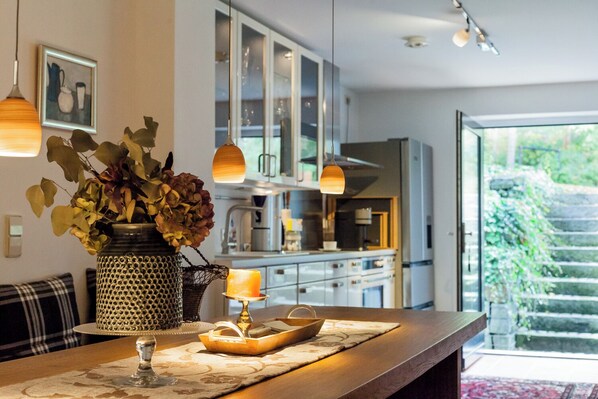 Fridge, oven, stovetop, dishwasher - Komfortable Ferienwohnung am Dorfrand Nahe Seddiner See bei Potsdam (Michendorf)