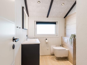 Bathroom - 6 Person Holiday Home in Blavand (Blavand)