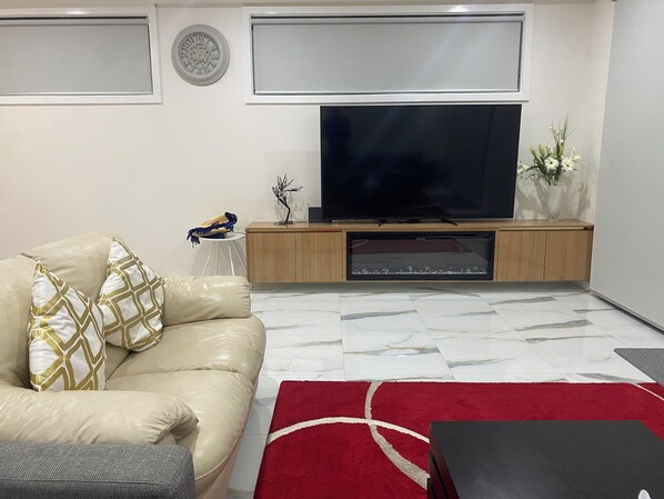 Smart-tv, pejs, bordfodbold