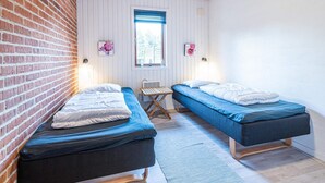 Room - 4 Person Holiday Home in Blavand (Blavand)