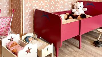 House | 2 bedrooms, individually furnished