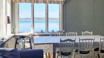 House | Dining