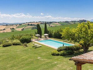 Villa | Pool | Indoor pool, outdoor pool - Belvilla by OYO Villa Fufi (Arcevia)