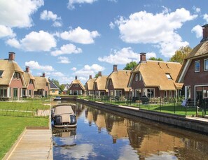 View from property - Villa in Friesland With Sauna by Water (Idskenhuizen)
