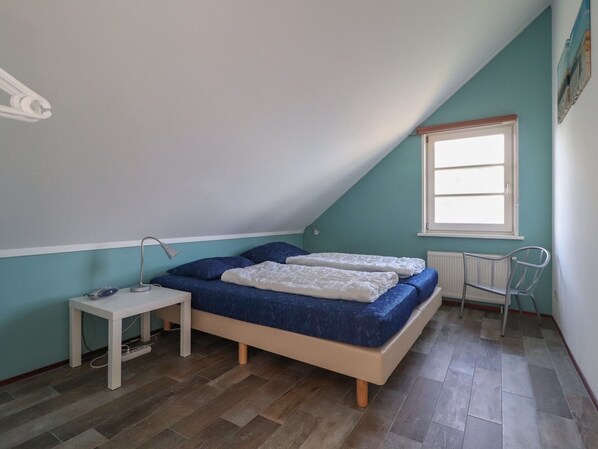 Villa | 4 bedrooms, individually furnished, bed sheets - Villa on the Water With Sauna in Friesland (Makkum)