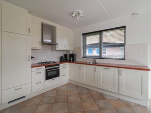 Villa | Private kitchen - Villa on the Water With Sauna in Friesland (Makkum)