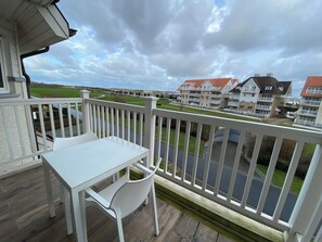 Outdoor dining - Apartment in Nieuwpoort by the Marina (Nieuwpoort)
