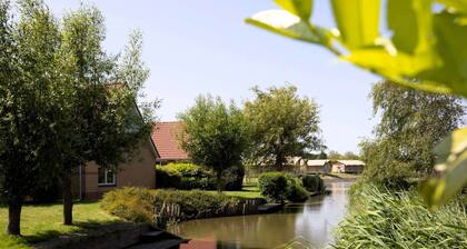 Safari Lodge by Ijsselmeer Lake