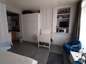 House | Private kitchen - Florivan Comfortable Holiday Residence (Ostend)