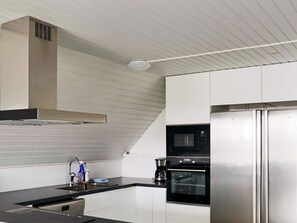 House | Private kitchen - 4 Star Holiday Home in Halmstad (Halmstad)