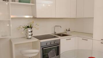Rumah | Dapur pribadi | Ketel listrik dan pemanggang roti