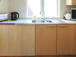 House | Private kitchen - 6 Person Holiday Home in Hishult (Hishult)