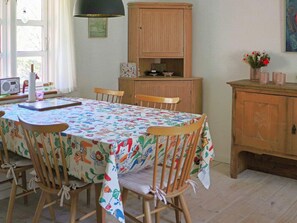 House | Dining - 6 Person Holiday Home in Hishult (Hishult)