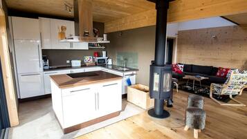 House | Private kitchen | Stovetop, high chair