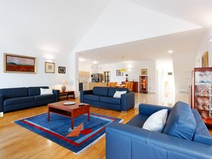 Villa | Living area - Villa in Croatia With Stunning Mountain Views (Vrgorac)