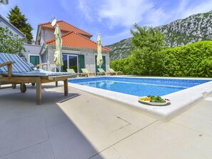 Villa | Pool | Indoor pool, outdoor pool - Villa in Croatia With Stunning Mountain Views (Vrgorac)