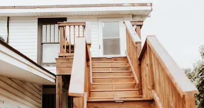 Gorgeous apartment in the upstairs of a 1930 craftsman style home