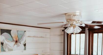 Gorgeous apartment in the upstairs of a 1930 craftsman style home