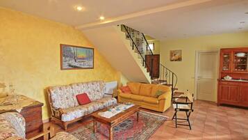 Villa | Living room | Fireplace