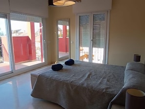 House | 5 bedrooms, individually furnished, bed sheets - Belvilla by OYO Villas in Marbella (Marbella)