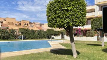 Apartamento | Piscina | Una piscina al aire libre