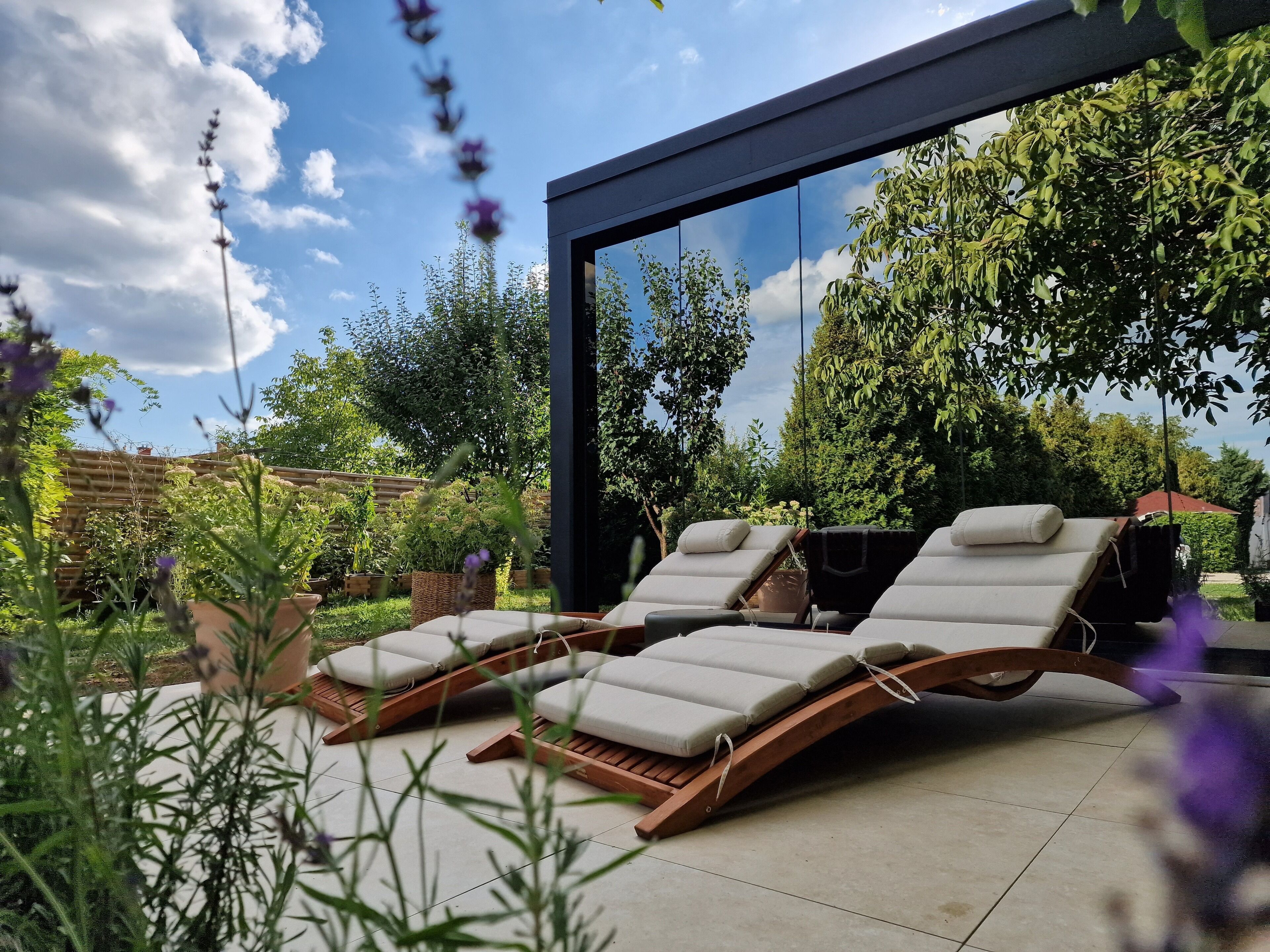 Sauna seca, banheira de hidromassagem