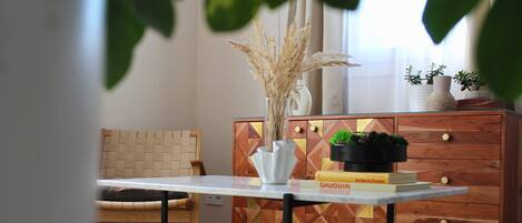 Signature Suite, Garden View | In-room safe, blackout drapes, iron/ironing board, free WiFi