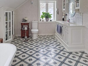 House | Bathroom