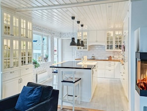 House | Private kitchen - 9 Person Holiday Home in Tjodalyng-by Traum (Larvik)
