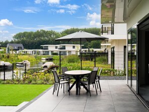 House | Dining - Cosy Villa in Zeewolde With Garden (Zeewolde)