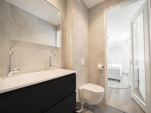 House | Bathroom - Cosy Villa in Zeewolde With Garden (Zeewolde)