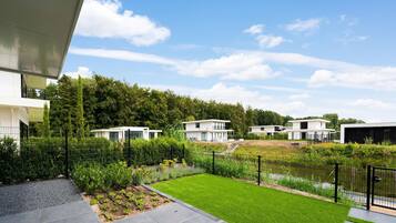 House | Pemandangan dari hartanah