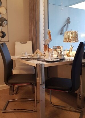 Dining - Cux Dreams in Haus Nautic, sea View (Cuxhaven)