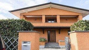 Exterior - Villa Arancio Comfortable Holiday Residence (Forte dei Marmi)