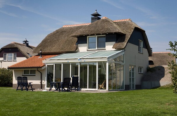 Villa | Exterior
