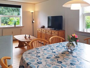 House | Dining - 4 Person Holiday Home in Albaek (Aalbaek)